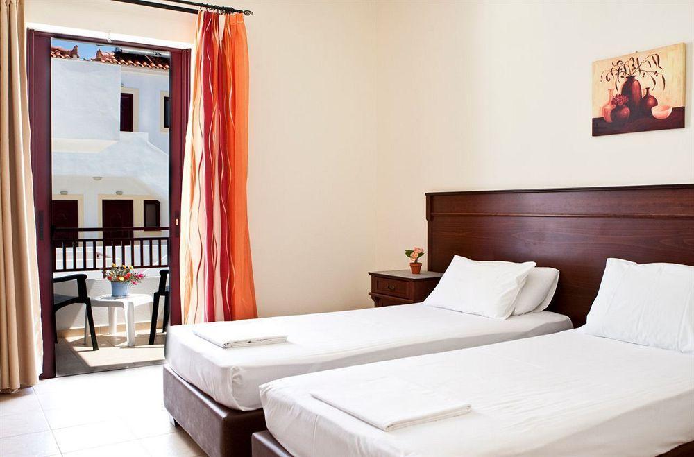 Laza Beach Inn Hotel Скала Экстерьер фото